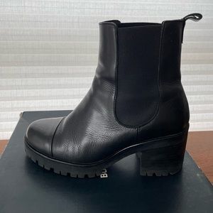 Black Leather Heeled Chelsea Boots